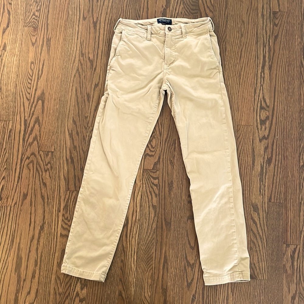 American Eagle AE Flex. 28x32 Slim Straight Khaki.